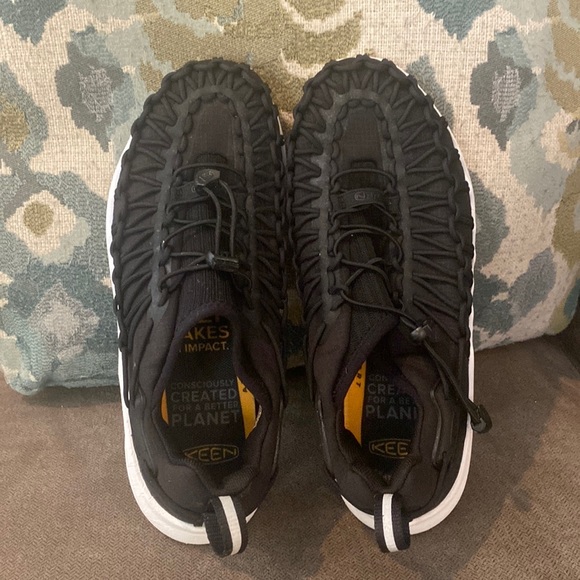 Keen Uneek swim sandals - Picture 1 of 3